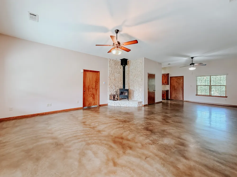9982 County Road 4200 Kerens, TX 75144