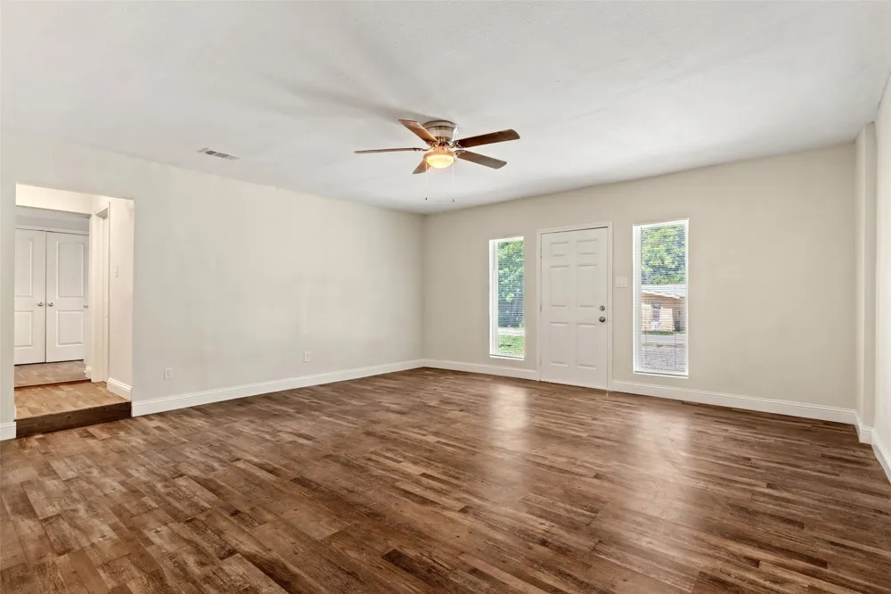 3123 Biway Street Sansom Park, TX 76114
