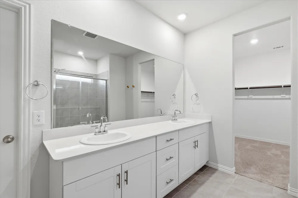 233 Luna Lane Lake Dallas, TX 75065