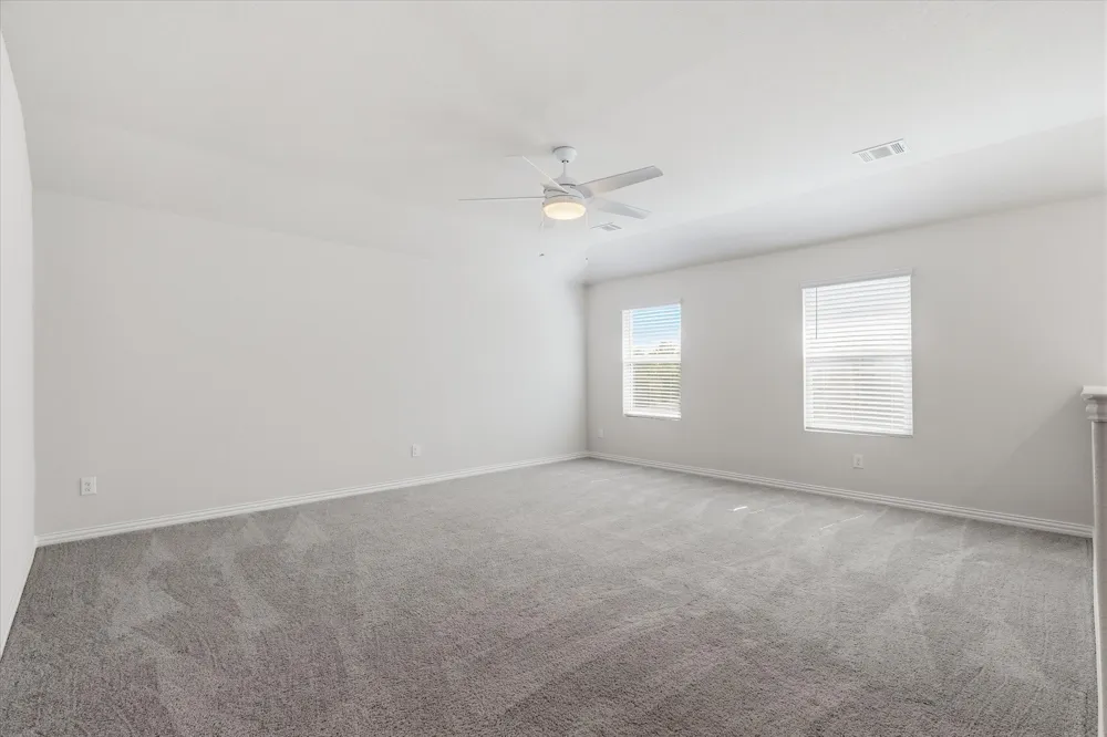 233 Luna Lane Lake Dallas, TX 75065