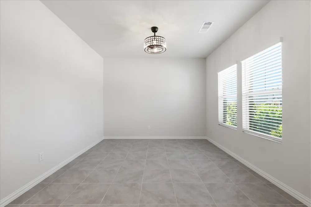 233 Luna Lane Lake Dallas, TX 75065