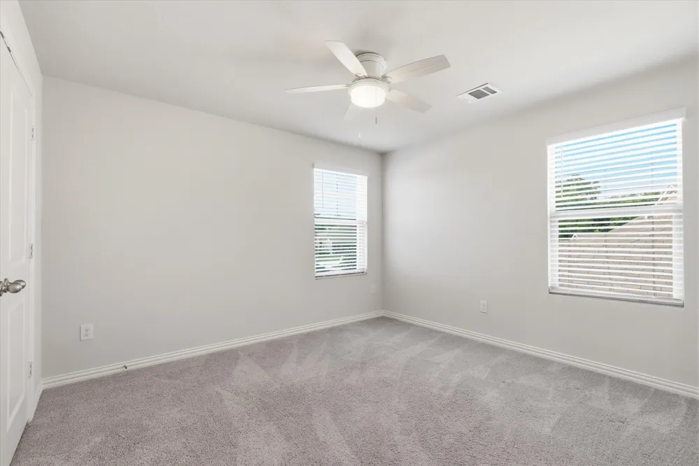 233 Luna Lane Lake Dallas, TX 75065