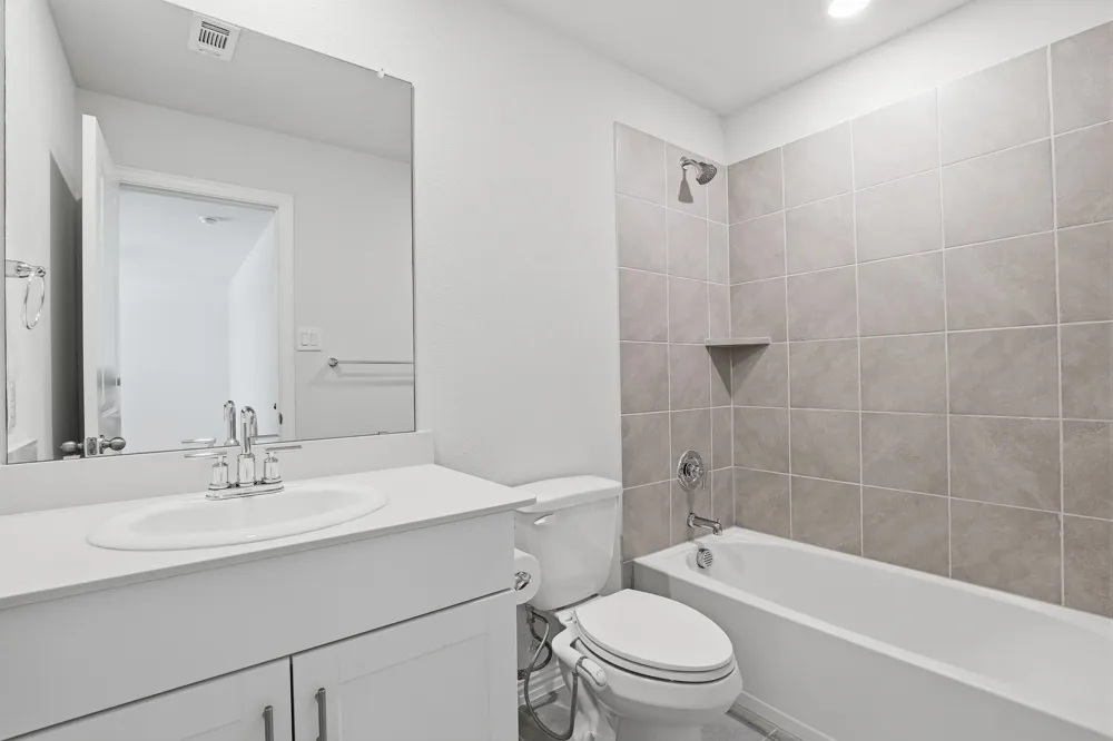 233 Luna Lane Lake Dallas, TX 75065