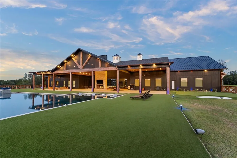 18245 W Fm 16 W Lindale, TX 75771