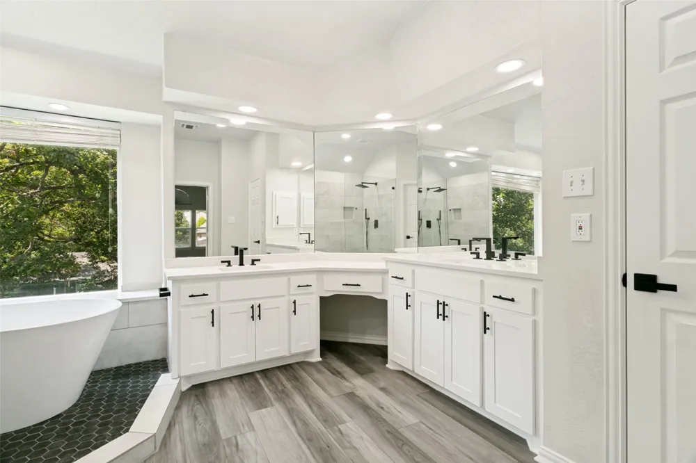 2811 Stonehurst Drive Grapevine, TX 76051