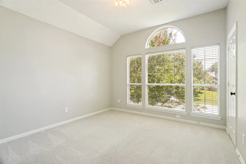 2811 Stonehurst Drive Grapevine, TX 76051