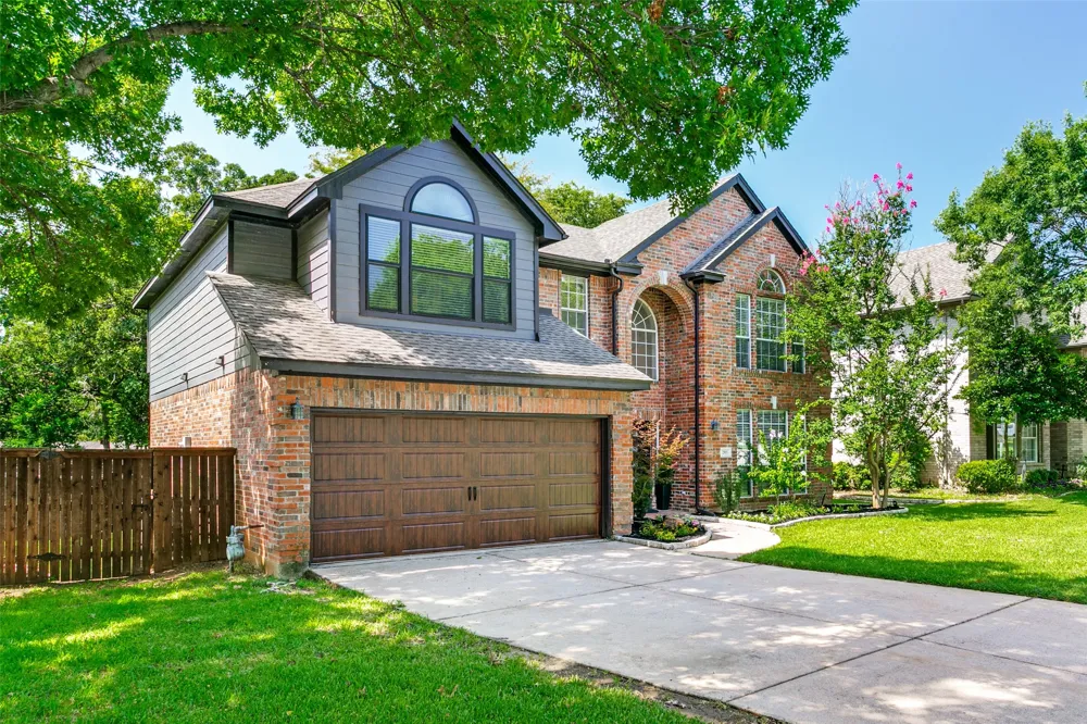 2811 Stonehurst Drive Grapevine, TX 76051