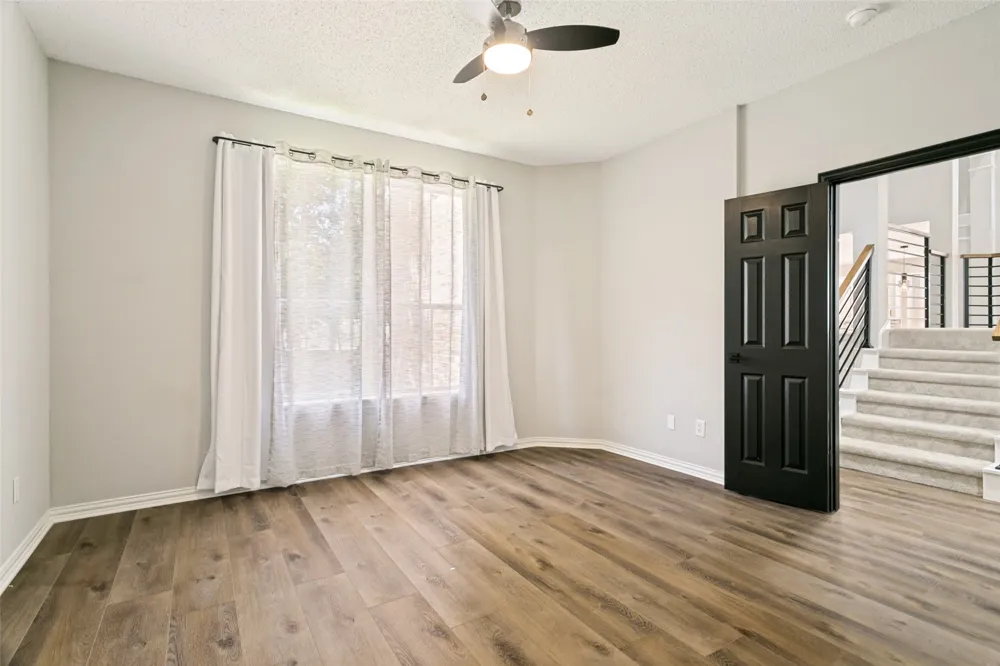 2811 Stonehurst Drive Grapevine, TX 76051