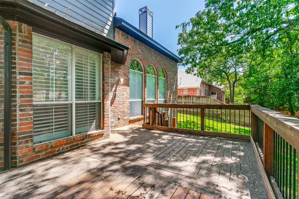2811 Stonehurst Drive Grapevine, TX 76051
