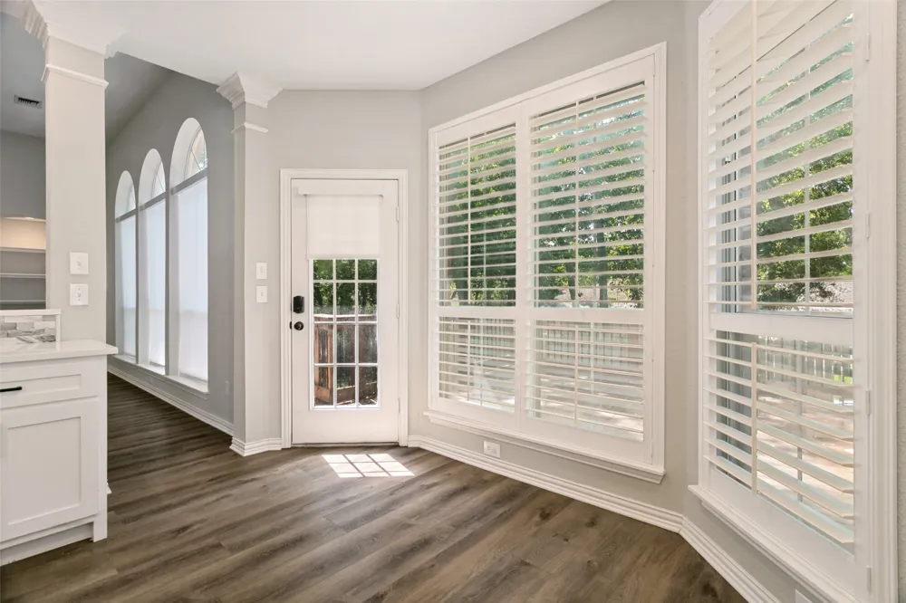2811 Stonehurst Drive Grapevine, TX 76051