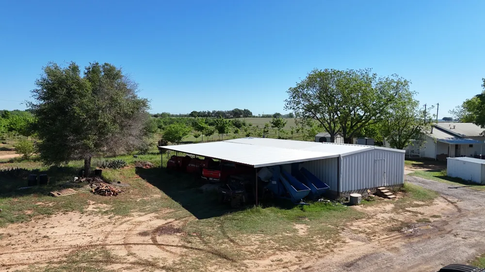 401 County Road 326 Comanche, TX 76442