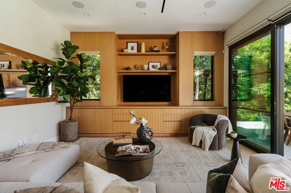 4554 Wortser Avenue Studio City, CA 91604