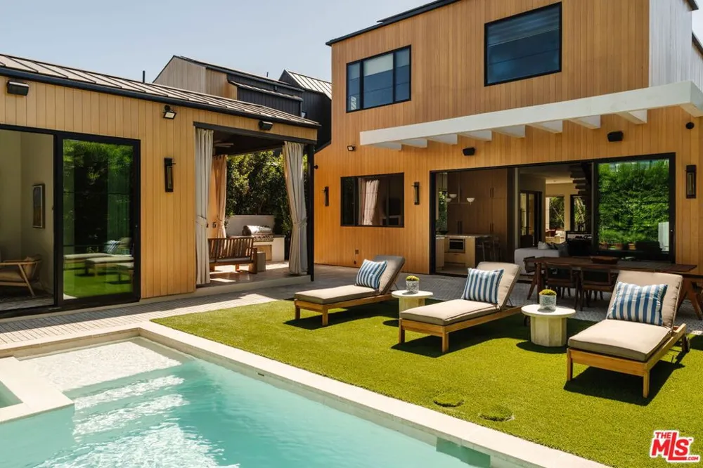 4554 Wortser Avenue Studio City, CA 91604