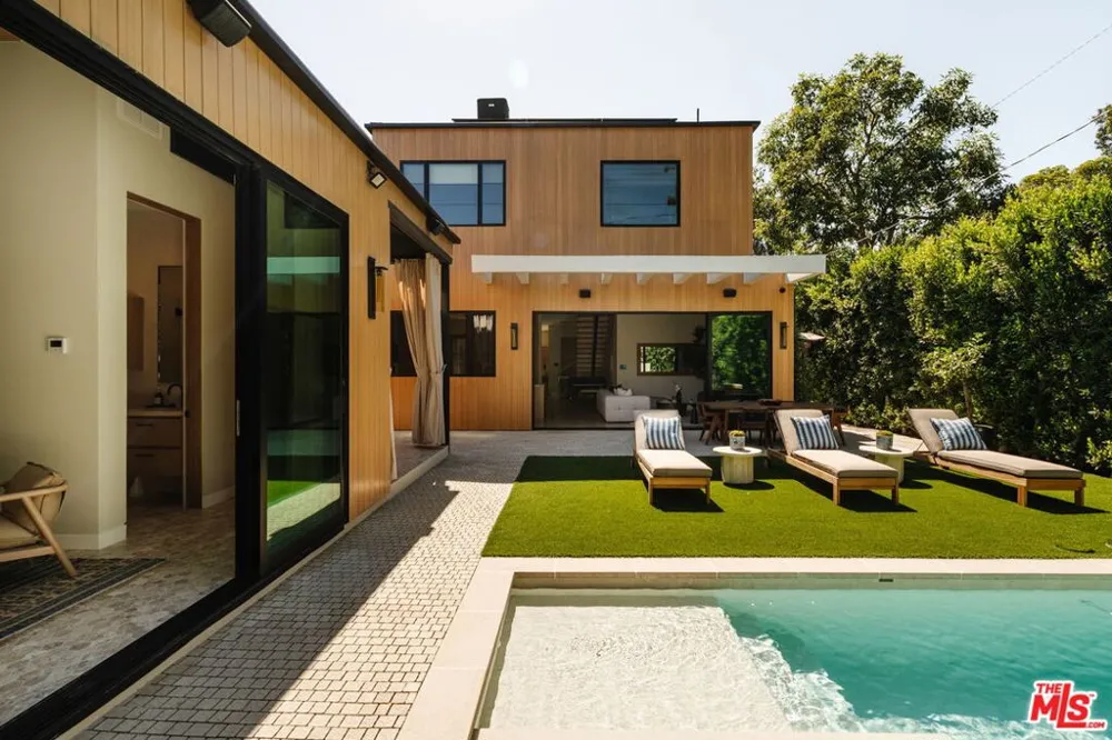 4554 Wortser Avenue Studio City, CA 91604