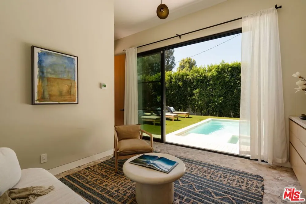 4554 Wortser Avenue Studio City, CA 91604