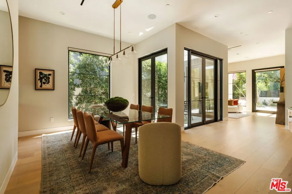 4554 Wortser Avenue Studio City, CA 91604