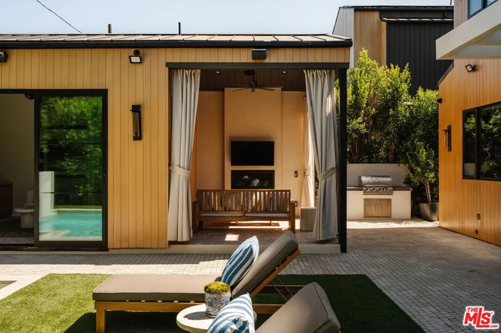 4554 Wortser Avenue Studio City, CA 91604