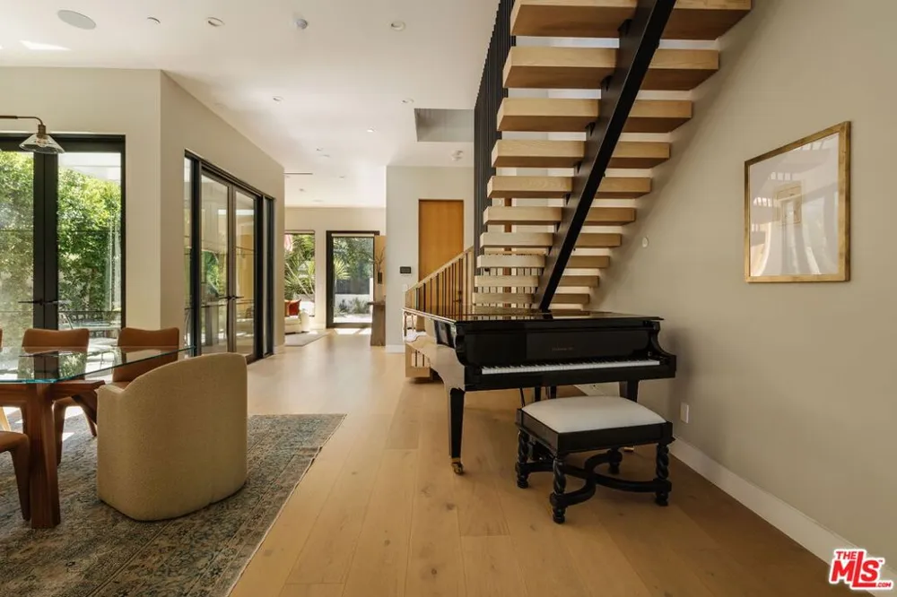 4554 Wortser Avenue Studio City, CA 91604