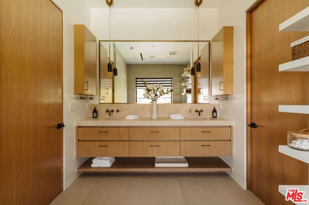 4554 Wortser Avenue Studio City, CA 91604