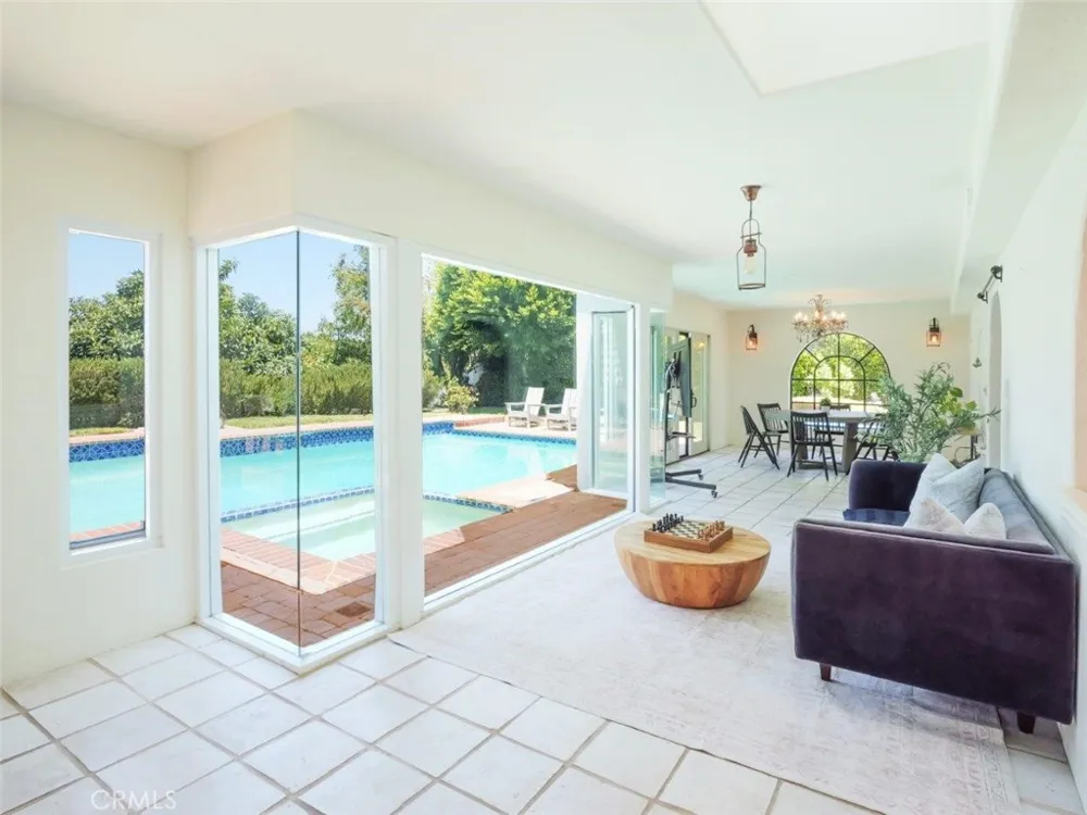 23 Country Meadow Road Rolling Hills Estates, CA 90274