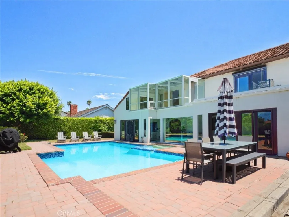 23 Country Meadow Road Rolling Hills Estates, CA 90274
