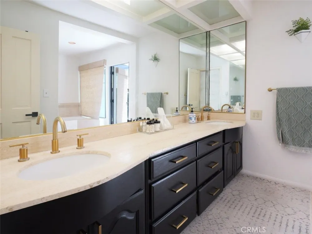23 Country Meadow Road Rolling Hills Estates, CA 90274