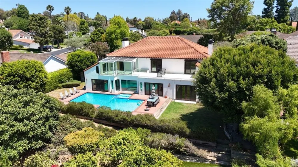 23 Country Meadow Road Rolling Hills Estates, CA 90274