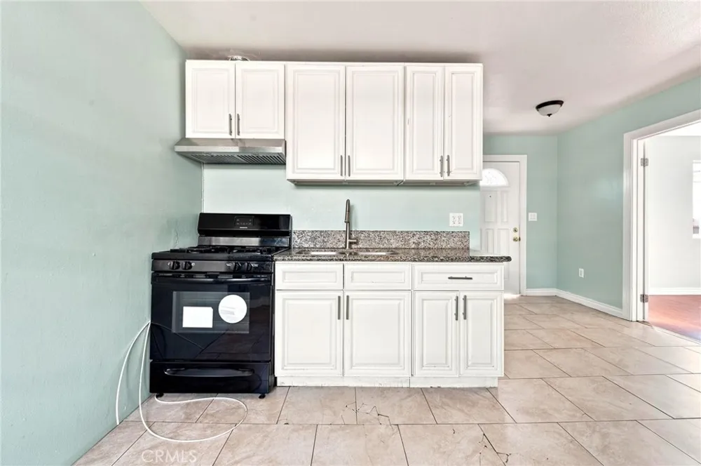 13319 Judd Street Pacoima, CA 91331