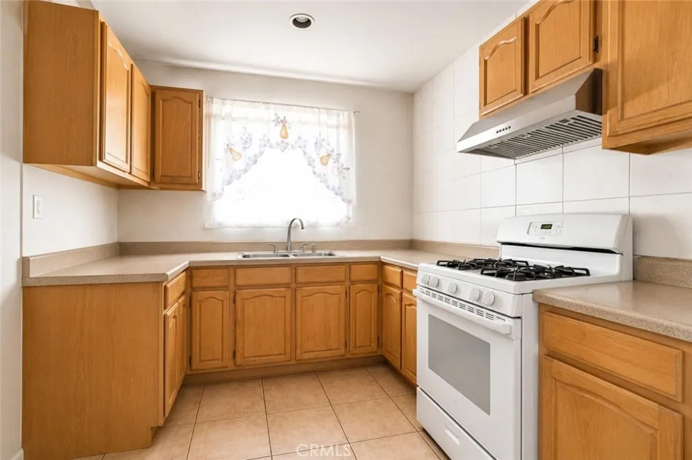 13319 Judd Street Pacoima, CA 91331