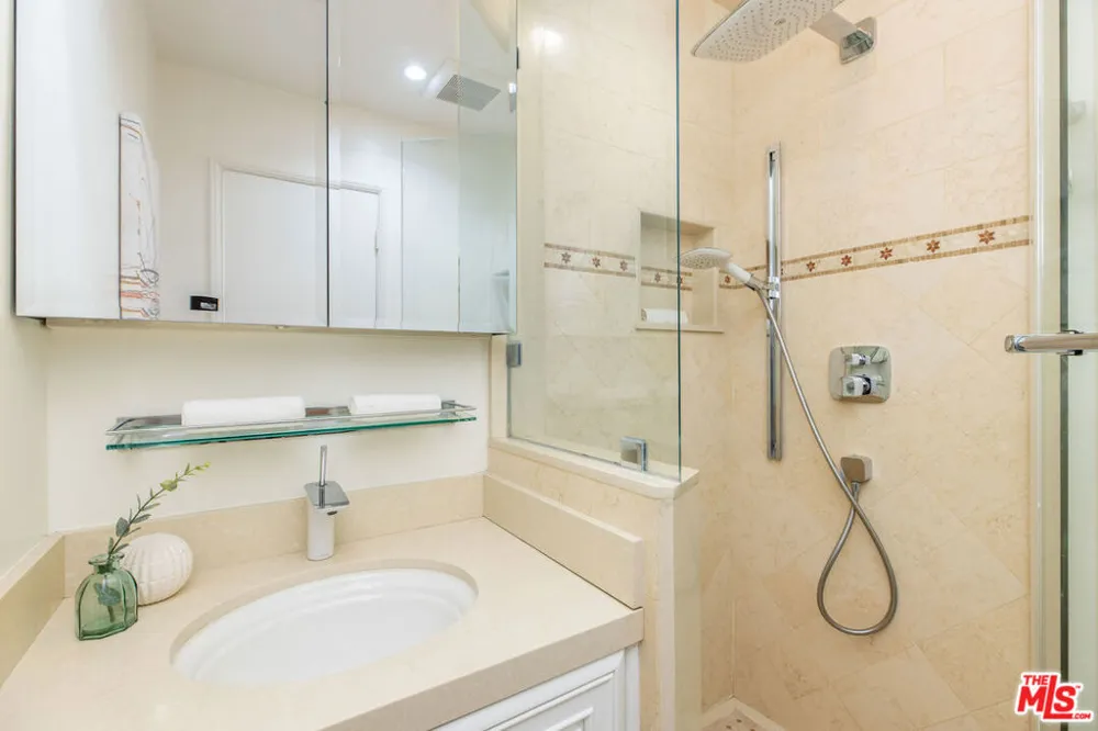 121 S Palm Drive #403 Beverly Hills, CA 90212