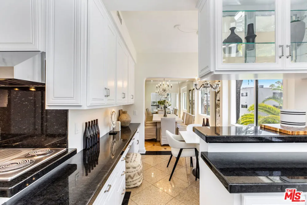 121 S Palm Drive #403 Beverly Hills, CA 90212
