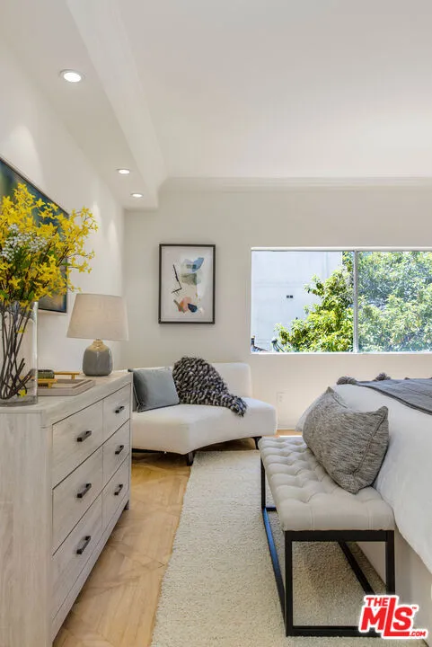 121 S Palm Drive #403 Beverly Hills, CA 90212