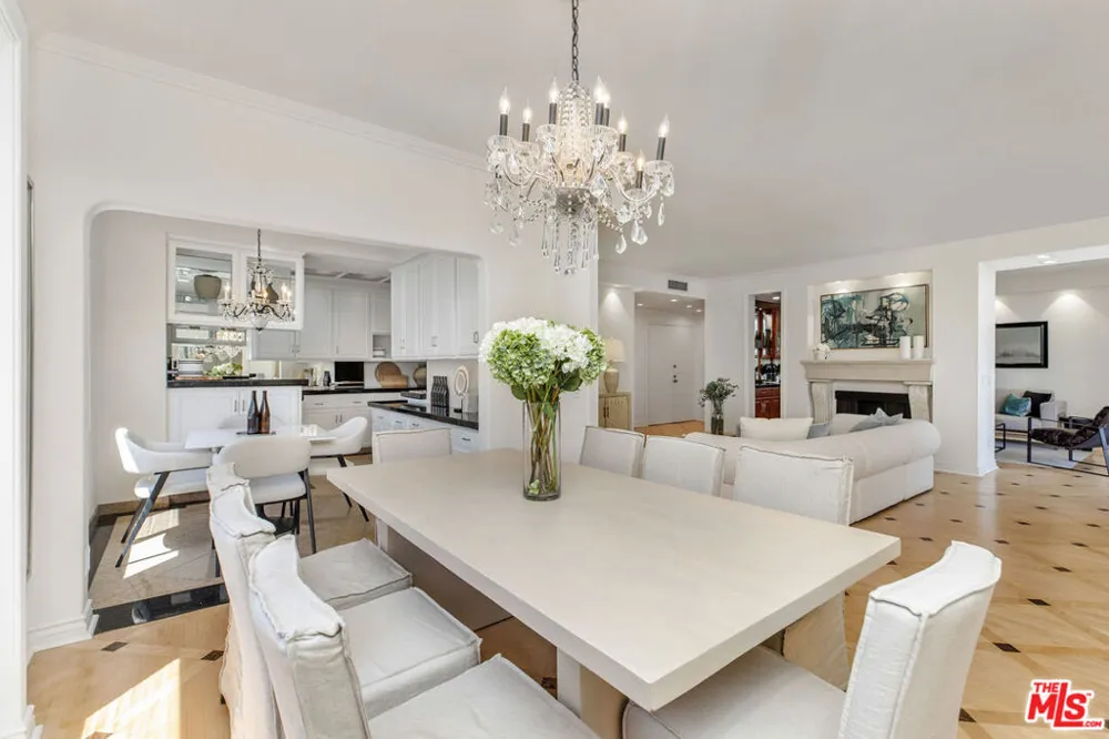 121 S Palm Drive #403 Beverly Hills, CA 90212