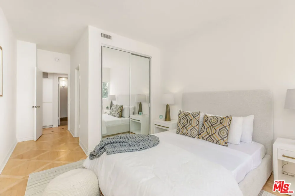 121 S Palm Drive #403 Beverly Hills, CA 90212