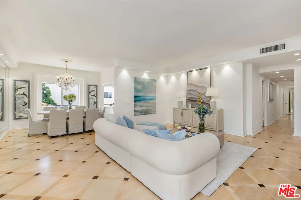 121 S Palm Drive #403 Beverly Hills, CA 90212