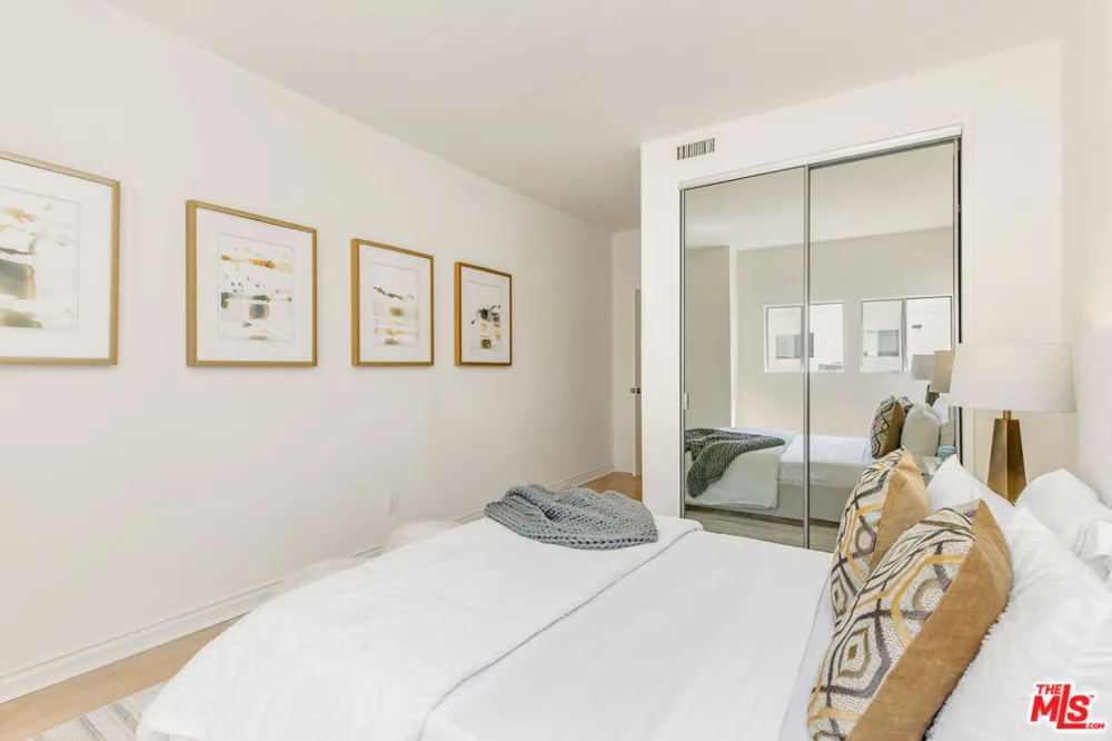 121 S Palm Drive #403 Beverly Hills, CA 90212