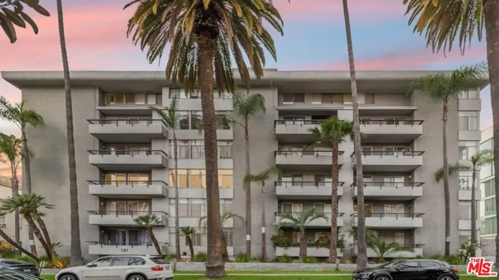 121 S Palm Drive #403 Beverly Hills, CA 90212