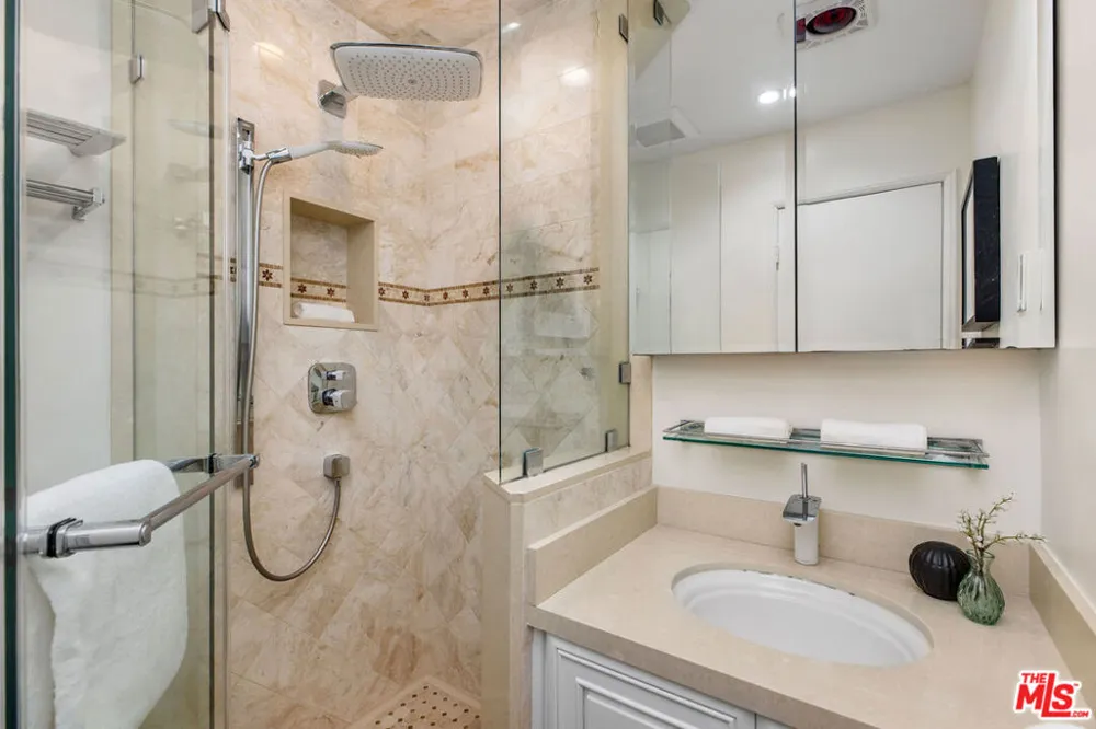 121 S Palm Drive #403 Beverly Hills, CA 90212