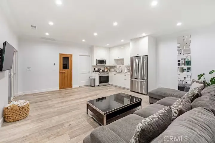 1617 Thurber Burbank, CA 91501