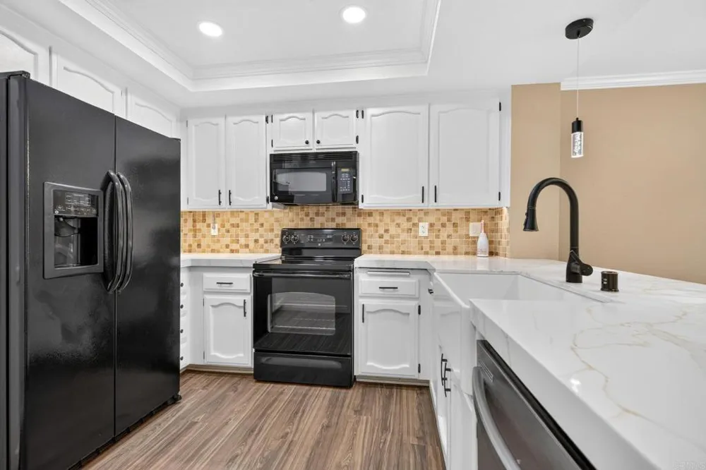 1209 Wren Glen Escondido, CA 92026