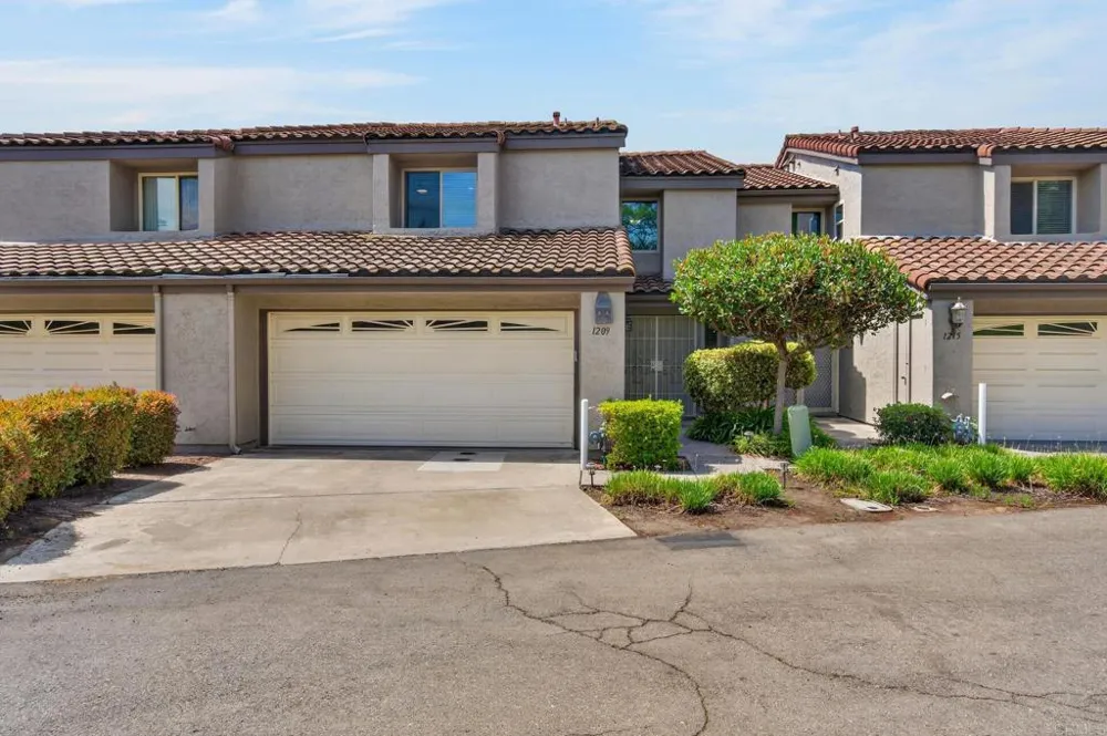 1209 Wren Glen Escondido, CA 92026