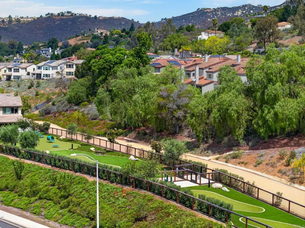 1209 Wren Glen Escondido, CA 92026