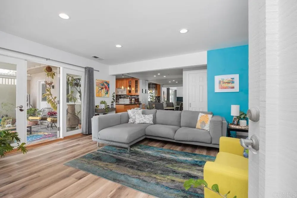 1081 Woodlake Dr Cardiff by the Sea, CA 92007