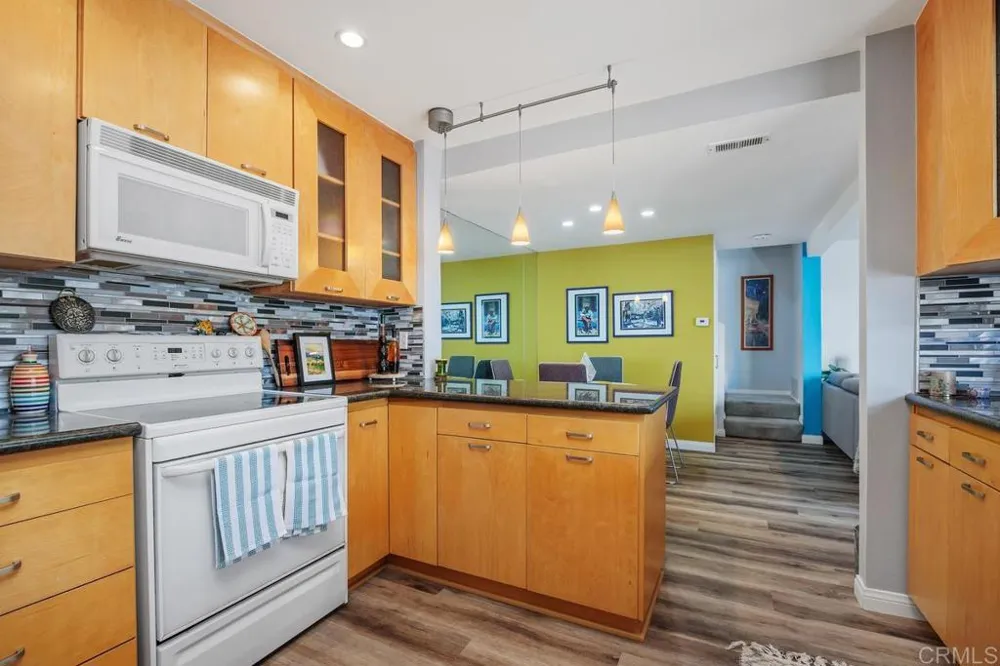 1081 Woodlake Dr Cardiff by the Sea, CA 92007
