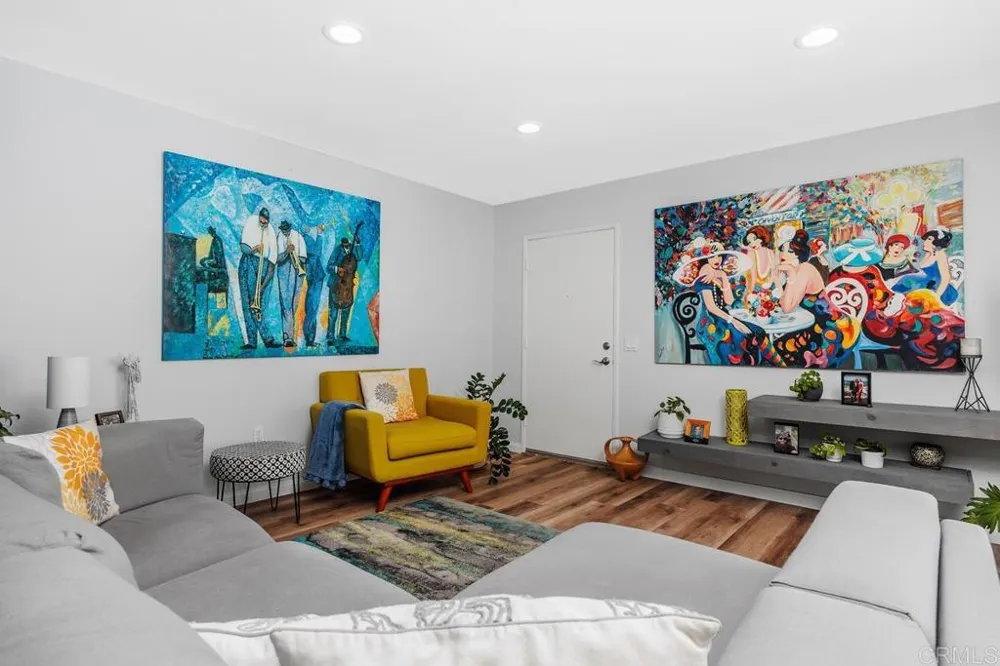 1081 Woodlake Dr Cardiff by the Sea, CA 92007