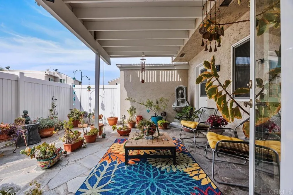 1081 Woodlake Dr Cardiff by the Sea, CA 92007