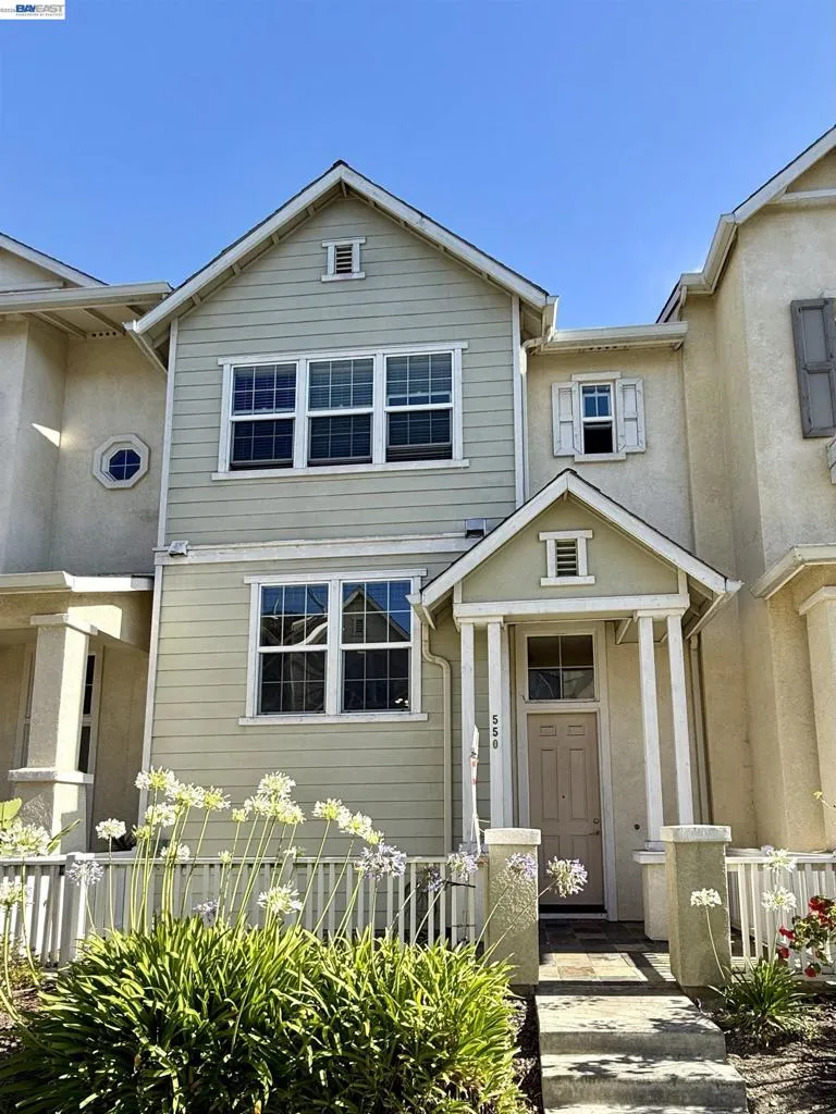 550 Summer Ln Richmond, CA 94806