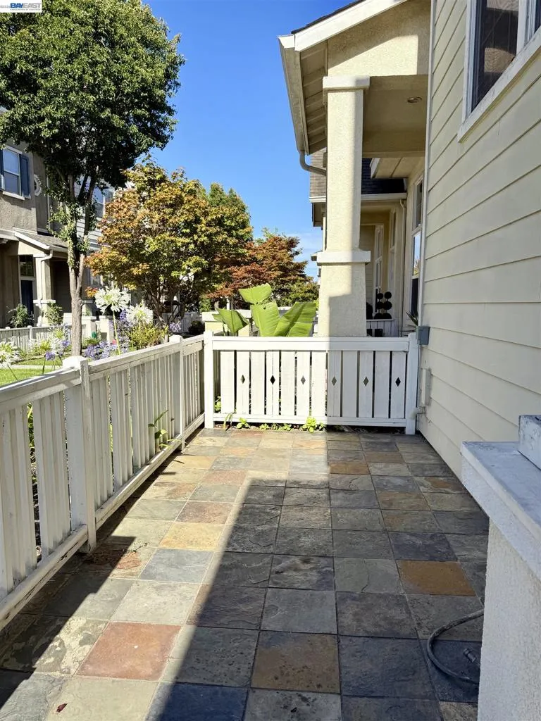 550 Summer Ln Richmond, CA 94806