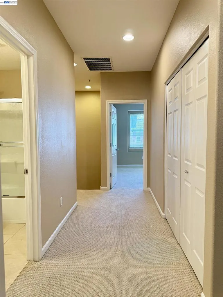 550 Summer Ln Richmond, CA 94806
