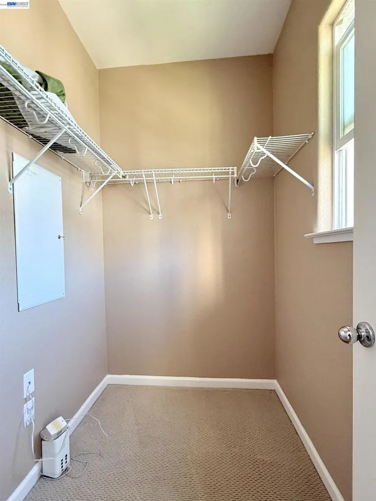 550 Summer Ln Richmond, CA 94806